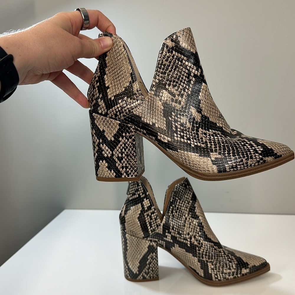 Steve Madden Cedar Snake Skin Print Ankle‎ Booties Size 8 - Picture 14 of 15
